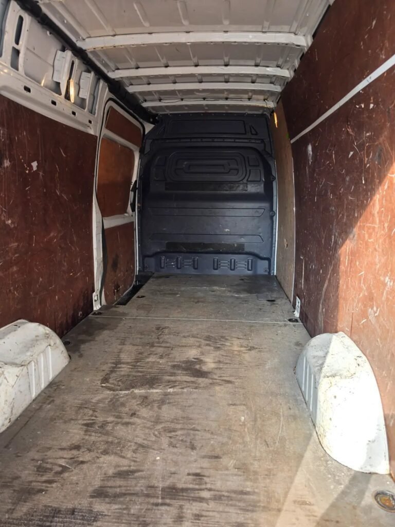 Drop-off: flat move by Kruze, Leeds LS6
