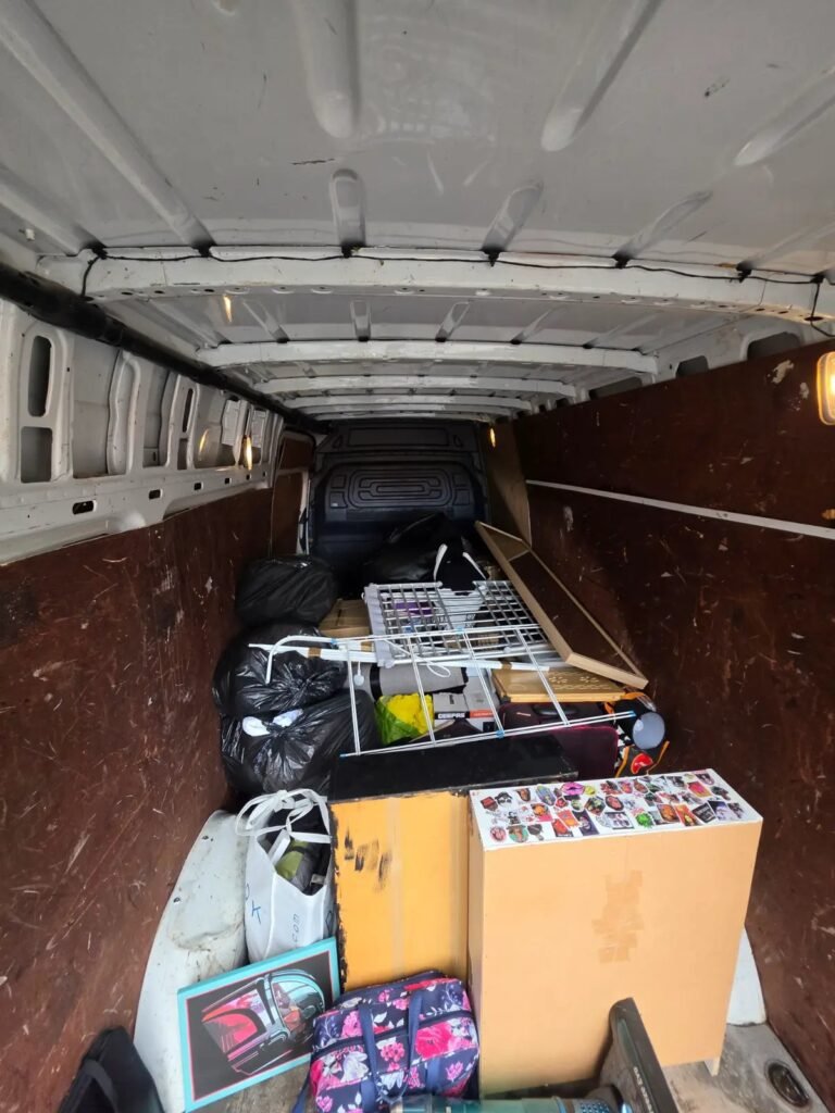 Pick-up: flat move by Kruze, Leeds LS6