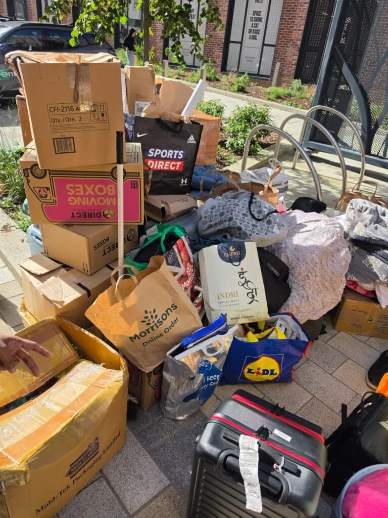 Drop-off: house move by Kruze, Leeds LS8